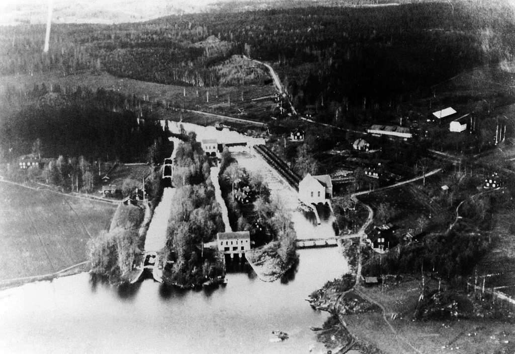 Flygfoto över Semla kraftverk, foto ca 1920