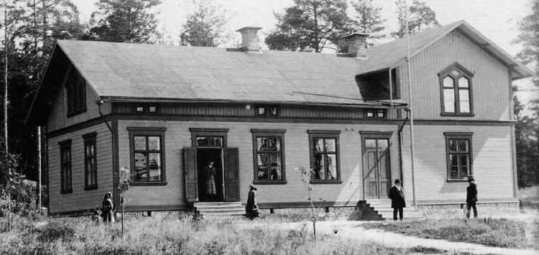 Brukshandeln före utbyggnad mot norr, foto 1900