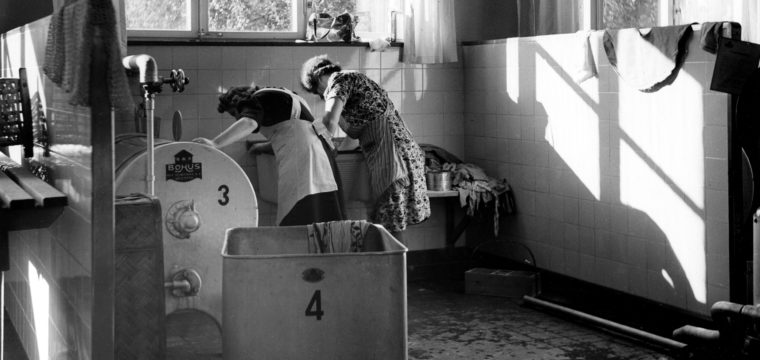 Fagersta Bruks tvättinrättning, kvinnor som tvättar