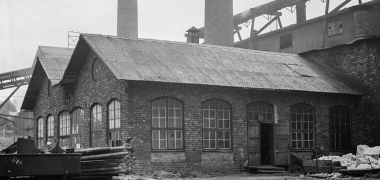 Rennerfeltugnen var placerad i en tillbyggnad till Martinverket, 10.11.1945