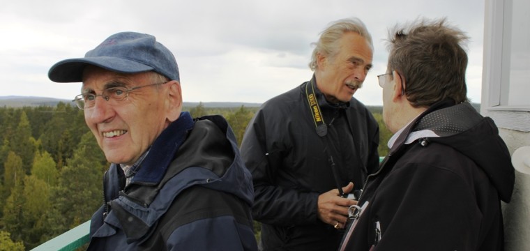6, Lennart Andreasson tittar på utsikten medan Peter Nyblom och Holger Westholm diskuterar