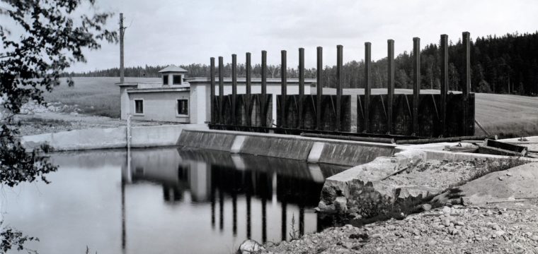10, Första elektriska vattenkraftverket, byggdes omkring 1935