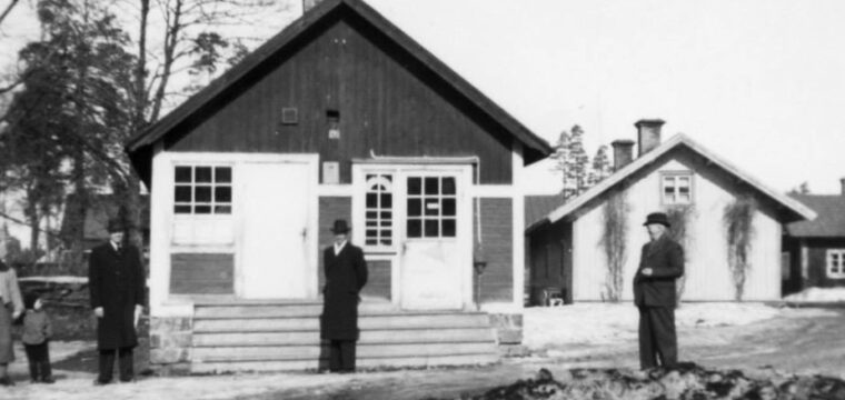 01, 1940 Tvål-Klaras kiosk vid Mojsen på Vasavägen. Foto Klas Gutke 1940