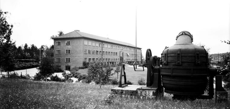 Huvudkontoret från laboratorie sidan, foto 1945 Eric Sjöqvist Örebro, digitaltmuseum