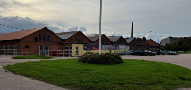 Byggnaden där tubdrageriet fanns är idag stållaboratorium, foto göran Råberg