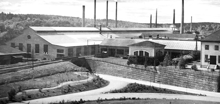 Monterhuset foto från 1931-32 när ombyggnaden med vägtunneln är färdig