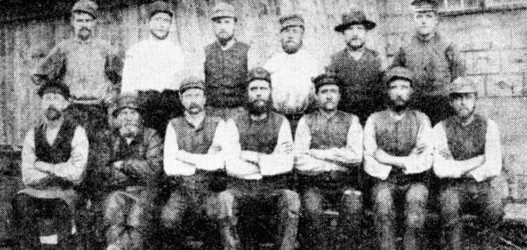 Personal vid martinverket år 1889, Walfrid Gutke sitter tredje från höger